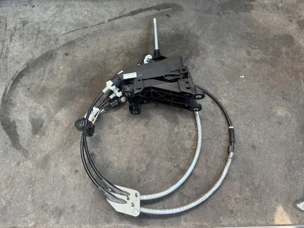 Ford Ecosport Schaltgestänge OEM DN1R7C453AK - Gebraucht image 2