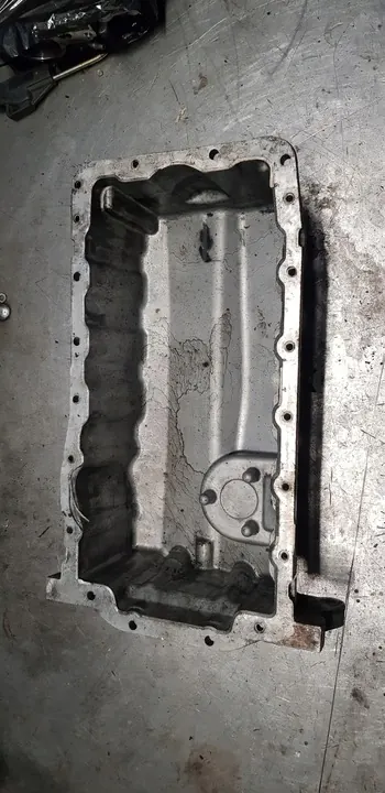 VW SKODA SEAT AUDI Oljetank TDI 038103603AJ image 2