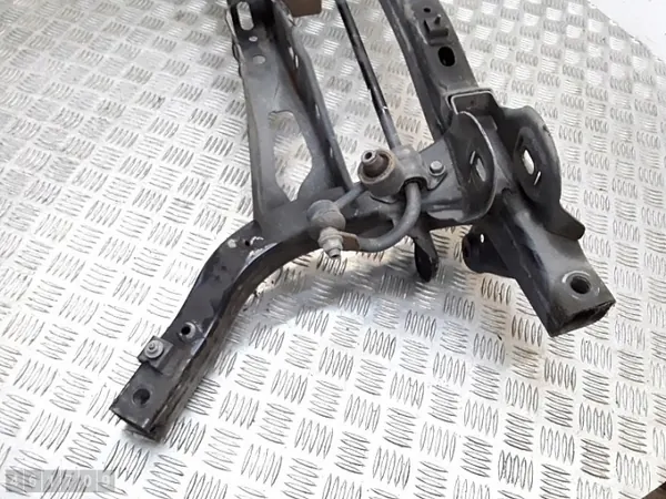 Bastidor Auxiliar Hyundai Kona OEM AM-461709 Usado image 7