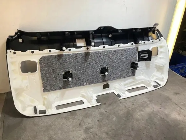 Kofferraumdeckel-Abdeckung Lexus RX OEM 6478048100 - Gebraucht image 4