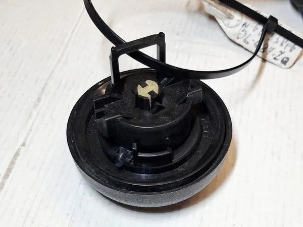 Renault Twingo III Sytytys + Polttoainesäiliön Kansi 487002147R image 4