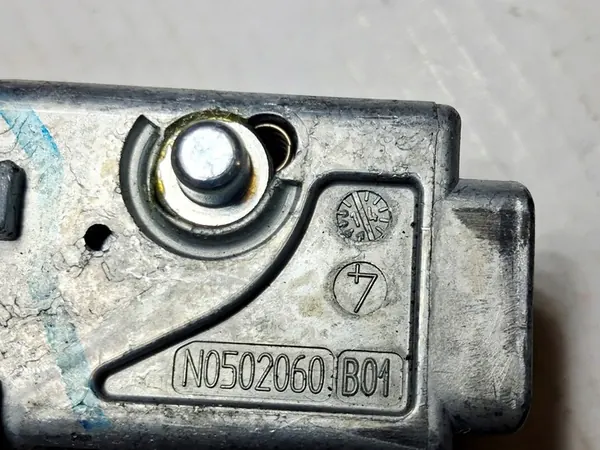 Renault Twingo III Sytytys + Polttoainesäiliön Kansi 487002147R image 6