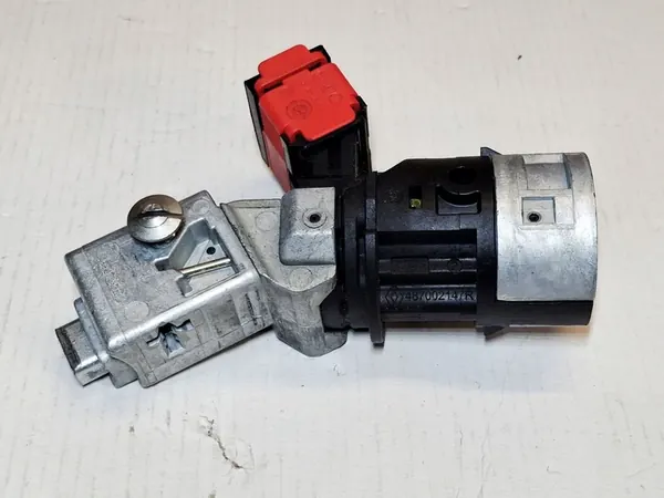 Renault Twingo III Sytytys + Polttoainesäiliön Kansi 487002147R image 7