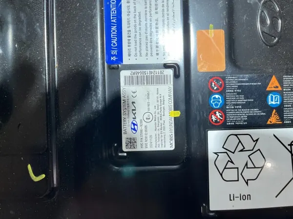 Bateria Kia OE usada OEM 375M0-R2000 - 1 Ah image 5