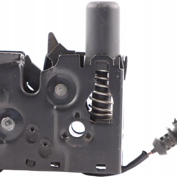 Audi A3 S3 8V Motorkapslot OEM 8V0823509A image 3
