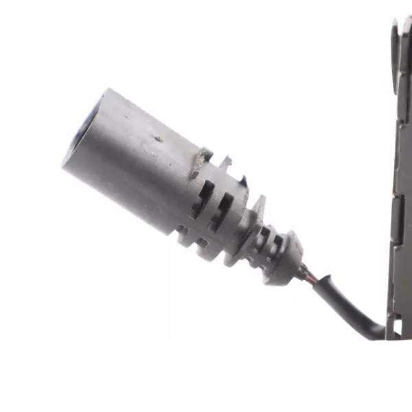 Audi A3 S3 8V Motorkapslot OEM 8V0823509A image 9