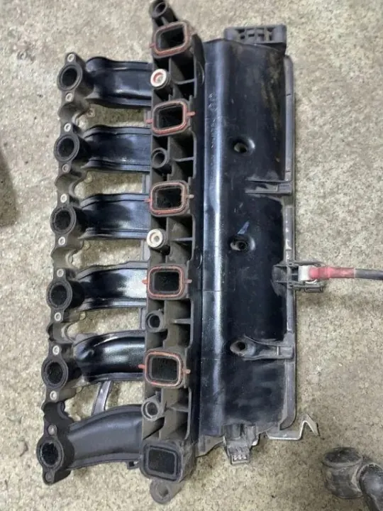 Colector de admisión OEM 2247439 BMW 5 E39 3.0L Diésel image 2