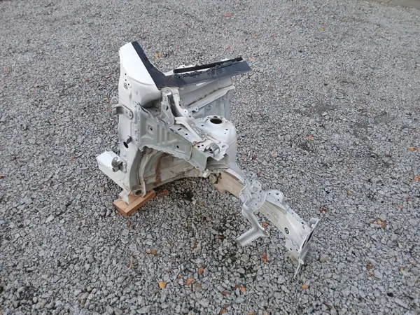 Toyota Yaris IV Rechte Vorderlängsträger - OEM Gebrauchtteil image 2