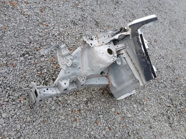 Toyota Yaris IV Rechte Vorderlängsträger - OEM Gebrauchtteil image 3
