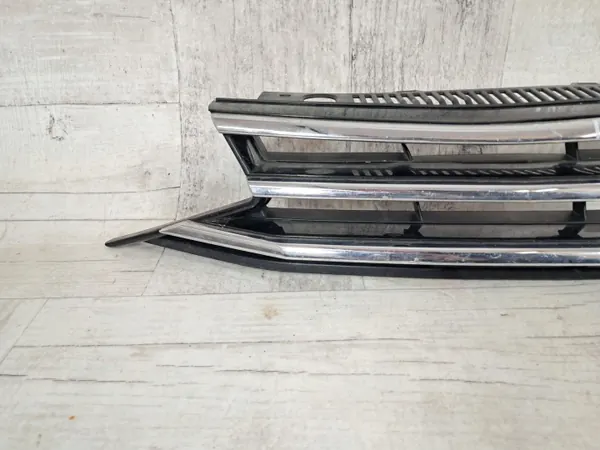 VW Touran 5TA III etupuskurin ritilä OEM 5TA853655 image 5