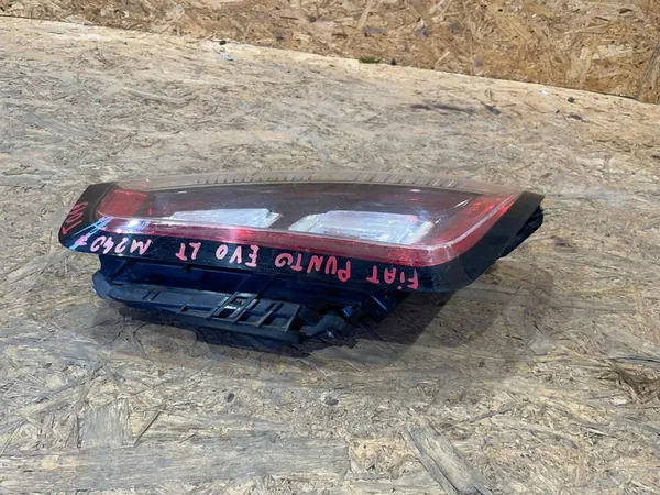 Fiat Punto Evo 09- Luz Trasera Izquierda image 3