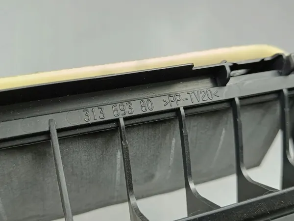 Polestar 2 Lüftungsgitter OEM FOB39232 - Gebraucht image 4