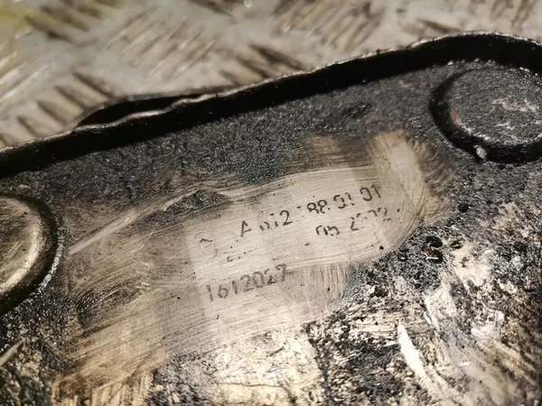 Radiador de óleo Mercedes-Benz Vito Viano W638 image 4