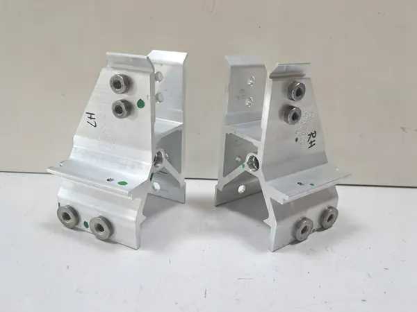 Support de Radiateur OEM 9463973/4 Gauche/Droit image 2