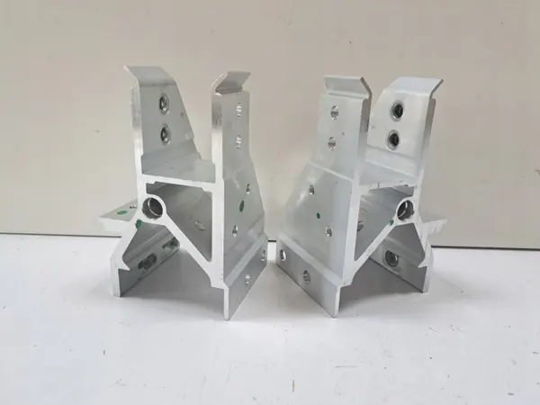 Support de Radiateur OEM 9463973/4 Gauche/Droit image 4