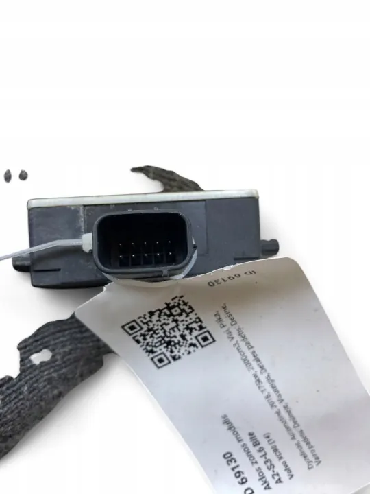 Volvo XC90 2018 Dodehoekmodule OEM 31665693 image 6