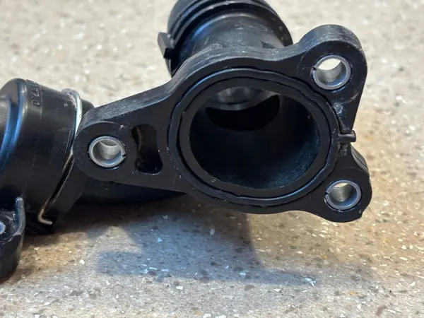 Carcasa termostato OEM 4127170 para BMW X2 F39 image 3