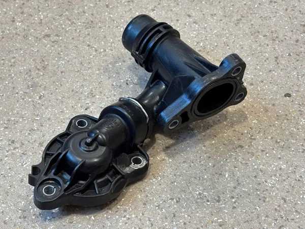 Carcasa termostato OEM 4127170 para BMW X2 F39 image 6