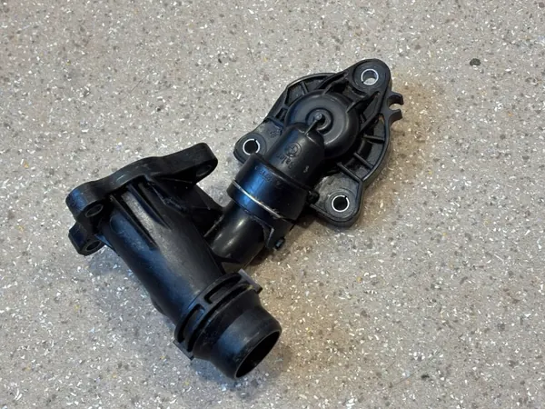 Carcasa termostato OEM 4127170 para BMW X2 F39 image 8