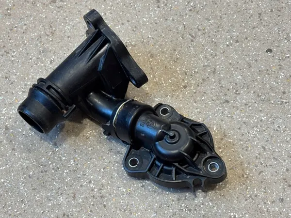 Carcasa termostato OEM 4127170 para BMW X2 F39 image 9