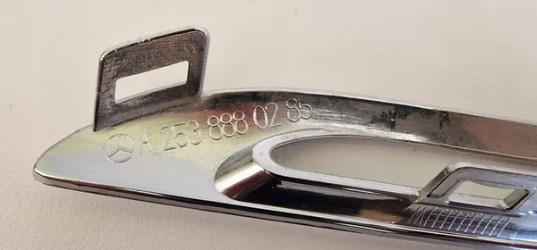 Mercedes GLC X253 C253 Framskärm i Krom A2538880285 image 3