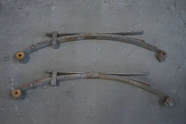 Suzuki Samurai achterbladveer set OEM 811 image 2