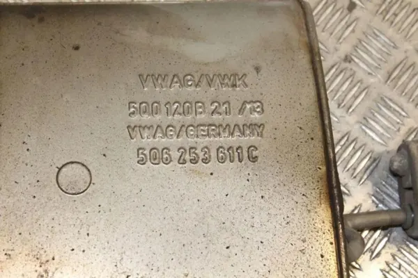 VW OEM 5Q6253611C Vaimennin 2.0L Diesel 2013 image 3
