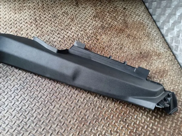 Opel Grandland X pelarpanel OEM YP00133677 image 3