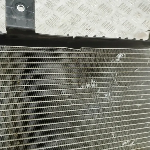 Radiador Land Rover Defender L663 2024 LPLA-8A107-BC image 4