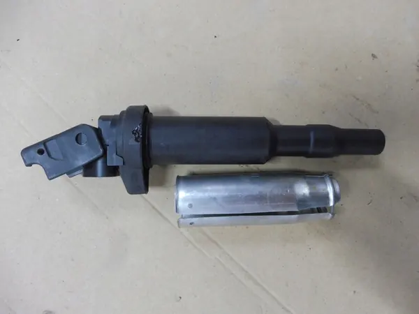 Zündspule BMW E39 E46 E60 E84 E70 E90 8616153 image 2