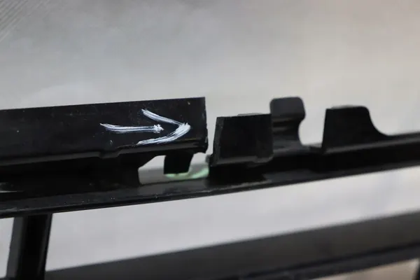 Griglia Centrale Anteriore BMW 5 G30 G31 OEM image 3