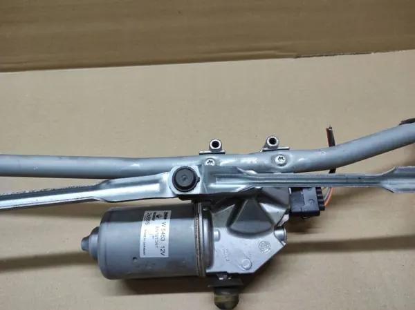 OEM 8200734788 Mécanisme d'essuie-glace avec moteur Renault Master III image 7