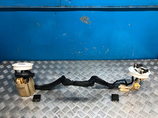 MERCEDES W211 2.2 CDI Brandstofpomp Drijver image 10