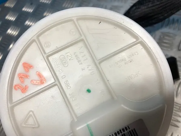 MERCEDES W211 2.2 CDI Brandstofpomp Drijver image 2