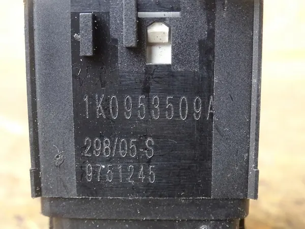 VW GOLF V 03-08 Warnblinkschalter 1K0953509A image 3