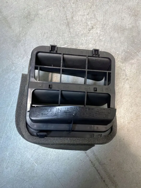 Subaru XV Ventilatierooster OEM FBZ17579 - Gebruikt image 4