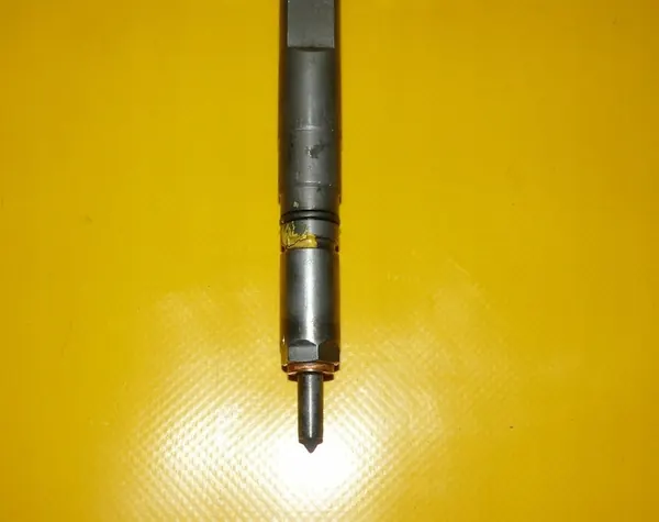 Iniettore Audi A8 D2 3.3 TDI 225CV AKF Lift 057130276G image 4