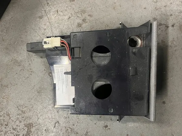 Porte-gobelets double et cendrier VW T5 2.5 TDI OEM image 3