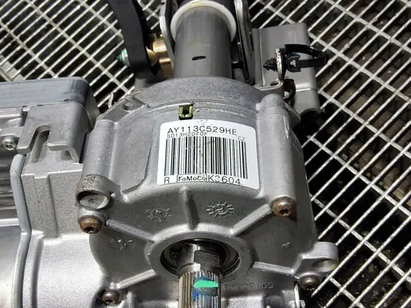Käytetty Fordin ohjauspumppu OEM AY113C529HE image 9