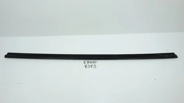 Tesla Model Y 1495721-00-C Rechter achterruit afdichting image 4