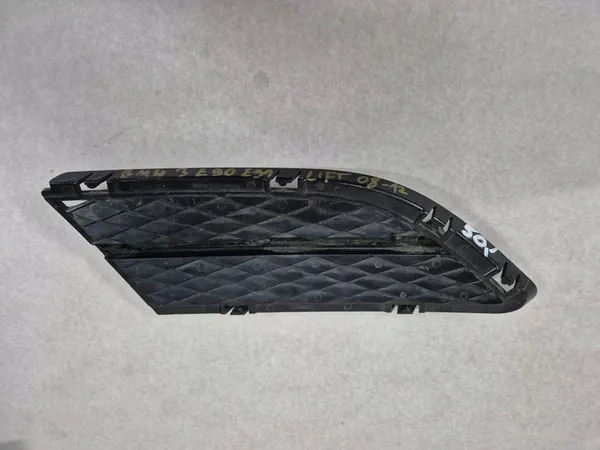 BMW E90 LCI Etupuskuri Ritilä Oikea 7138417 image 2