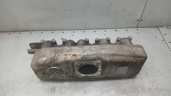 Käytetty imukansi OEM 074129713 VW T4 2.5TDI image 2