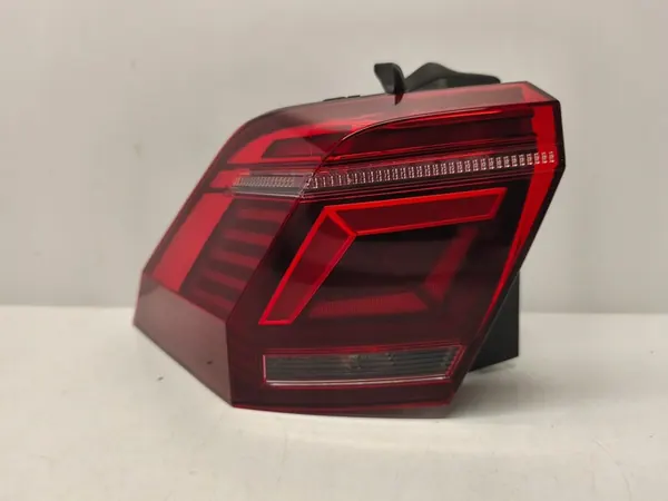 Luz trasera izquierda Volkswagen Tiguan II Lift 5NA945207G image 3