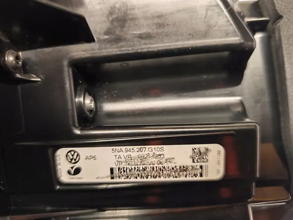 Luz trasera izquierda Volkswagen Tiguan II Lift 5NA945207G image 6