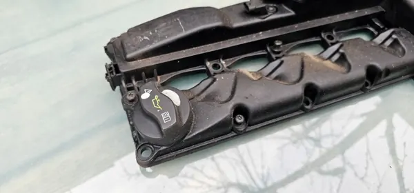 Mercedes-venttiilikansi OEM A6510100230 W204 2.2 CDI image 3