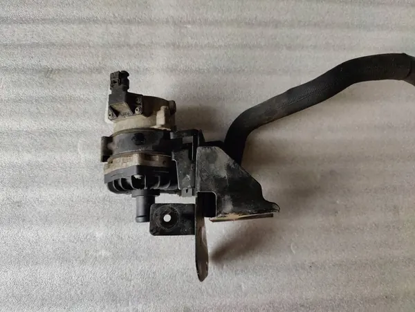 Pompe à eau Audi A6 C6 3.0 TFSI 4F0965567 image 2