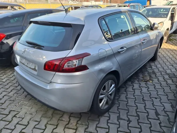 Peugeot OEM Vattenkylarrör för 308 II 2.0 HDi image 7