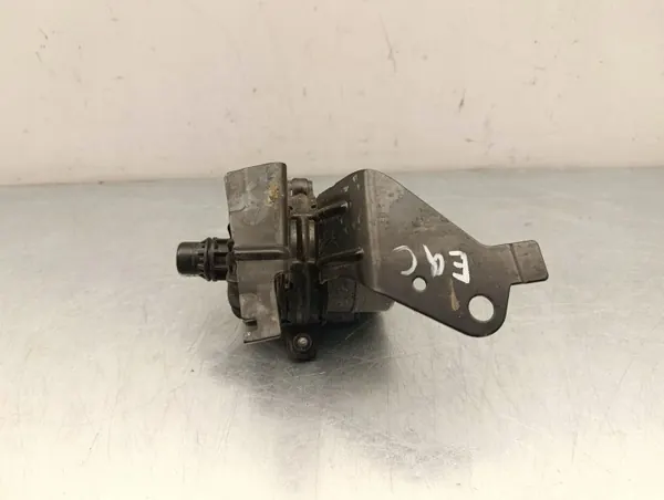 2022 Mercedes-Benz EQC Webasto Heater Pump A0005003286 image 3