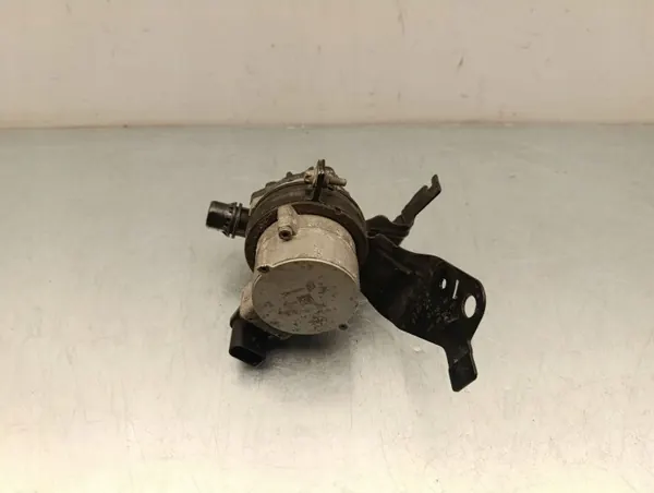 2022 Mercedes-Benz EQC Webasto Heater Pump A0005003286 image 4