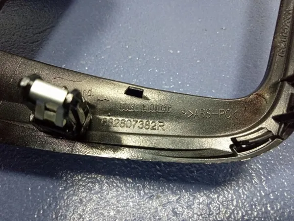 Dacia Lodgy mittluftventilgaller OEM 682607382R image 9